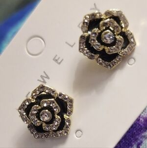 Elegant Gold and Black Camelia Earrings